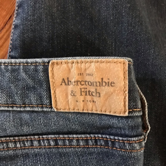 Women’s Abercrombie and Fitch jeans - Picture 5 of 6